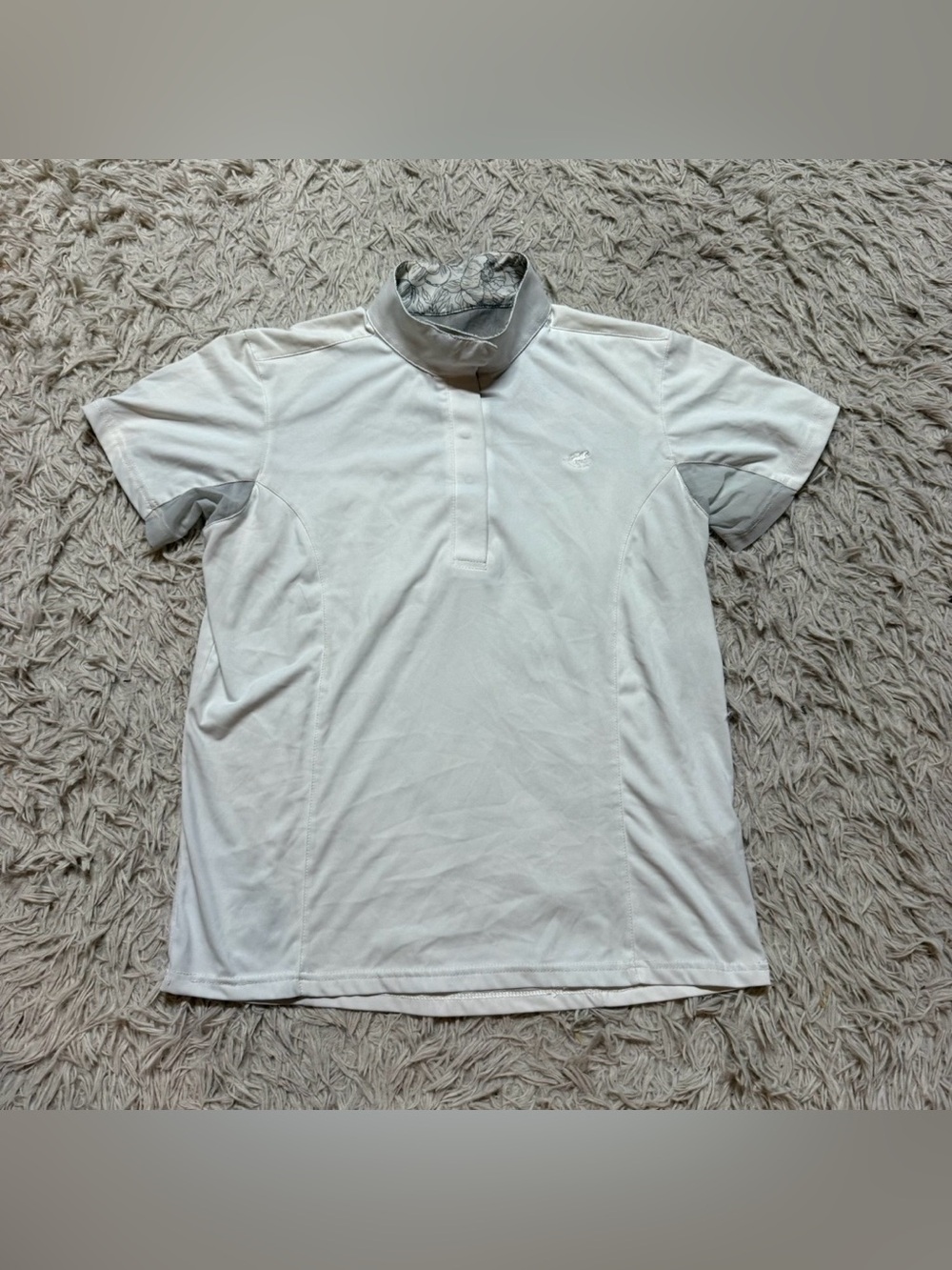 Women’s Medium White Smartpak Short Sleeve Horseback Riding Show Shirt